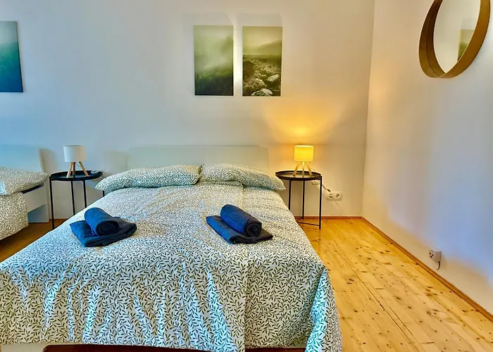 Luxury 130 M2 With Garden Apartment