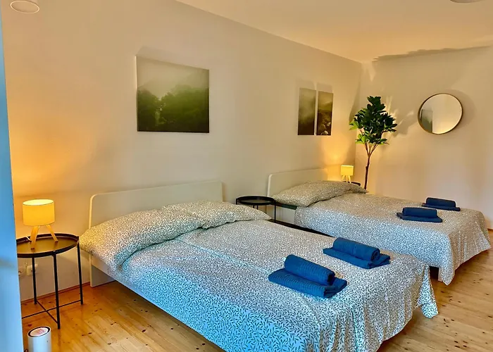 Luxury 130 M2 With Garden Apartment