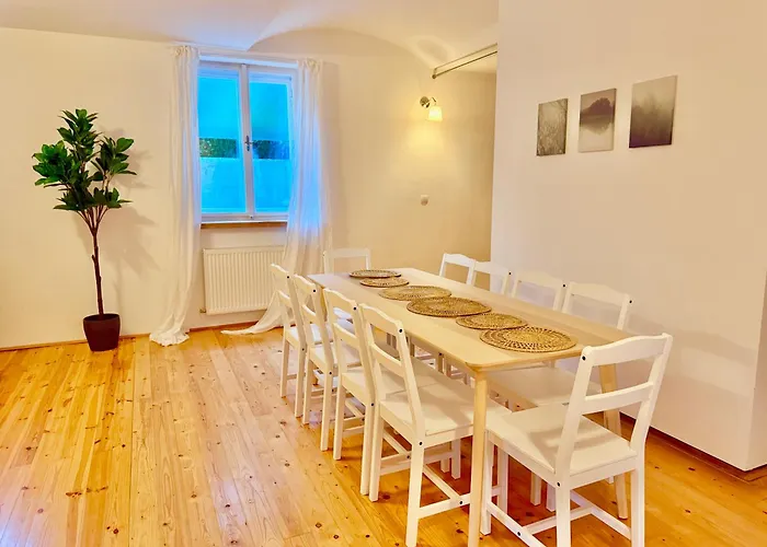 Luxury 130 M2 With Garden Apartment